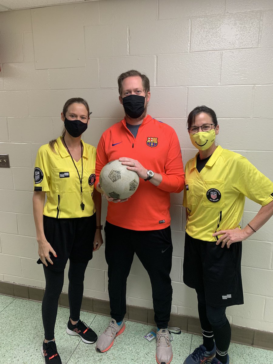 msrunzer's tweet photo. Happy Halloween from 4th grade⚽️ @GlenAcresES @MrRogersWC https://t.co/ERBQsh8TXs