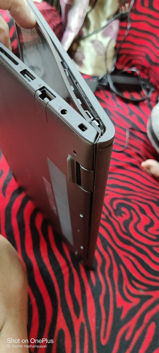 junglee21's tweet photo. @Dell @Dell_IN Bought a laptop from Dell Official Website, it's been not more than 7 days. The hinge and the screen frame has come out. Dell Customer care transferred calls to various departments for close to one hour. No resolution in sight still, not sure how to deal with it. https://t.co/IUzkmEQ7F4
