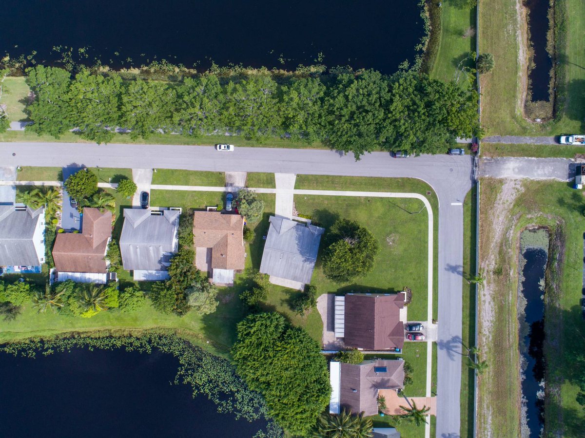 FAPPhotography's tweet photo. 🚁Drone 🏠realestatephotography in 🌴Boynton Beach ☀️Fl #realestate #drone #dji #realestatephotography #boyntonbeach #florida #southflorida #palmbeachcounty https://t.co/pW078SzLZO