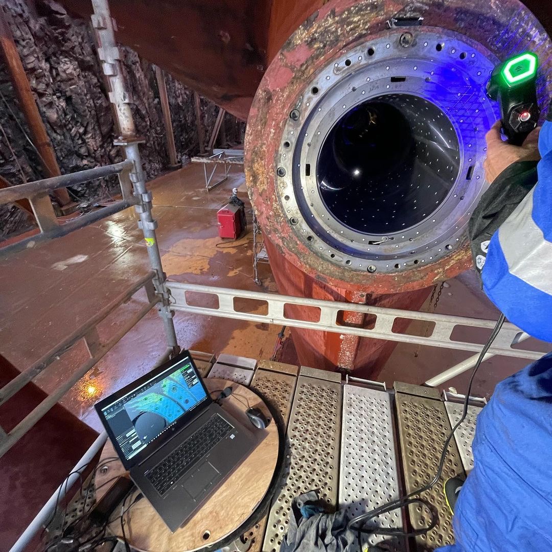 farocreaform's tweet photo. A team from #geopoints went on a trip to #Norway to inspect a stern tube and a shaft using our HandySCAN Black Elite. #3dscanservice https://t.co/T7MorPyrGK