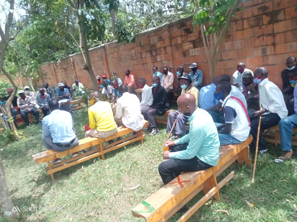 SectorKigali1's tweet photo. Intego y'ibiganiro by'isanamitima 

1.Kwimakaza ubumwe n'ubwiyunge 
2.Kurangiza imanza za Gacaca mu buryo bwunga 
3.Komora ibikomere by'amateka 
4.Kwimakaza gahunda ya Ndi Umunyarwanda nk'isano muzi dusangiye nk'abanyarwanda https://t.co/SedB1MuUxq