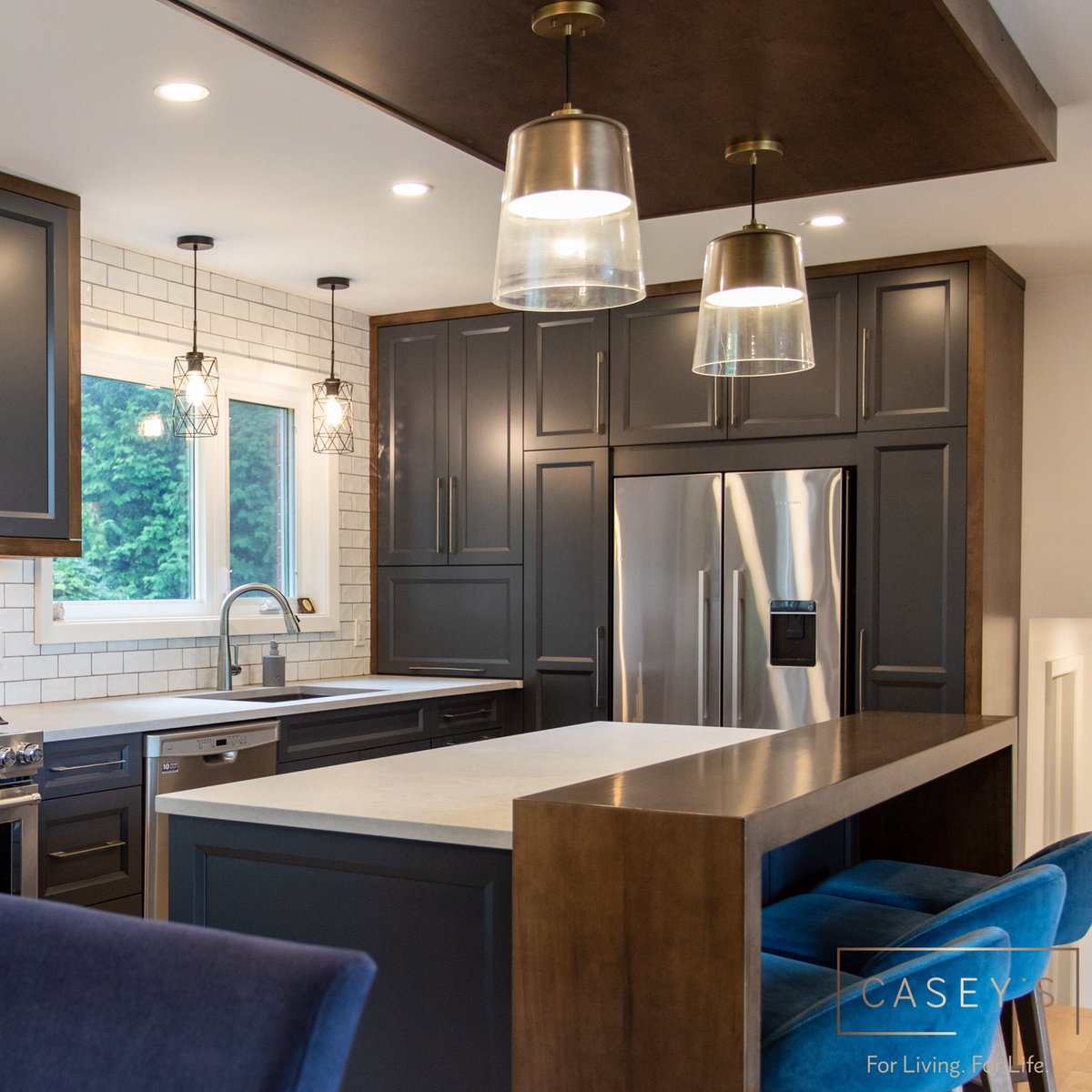 Drop a 🤎 if you wouldn't mind waking up to this warm &amp; inviting kitchen on a cool fall day. Melissa's design gives us all the cozy feels! 🍂 #ForLivingForLife #GoodMorning