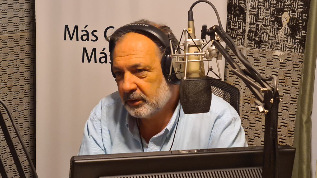 movporlapatria's tweet photo. Ahora, el Senador @jorgegandini comienza su agenda de medios en Colonia en Amanecer FM, junto al Edil @CurutchetHector.
La LUC es Uruguay. Es  una ley que ya tiene 16 meses de vigencia y no ha pasado ninguna de las calamidades que anunciaron. https://t.co/bSwdm8EBRx