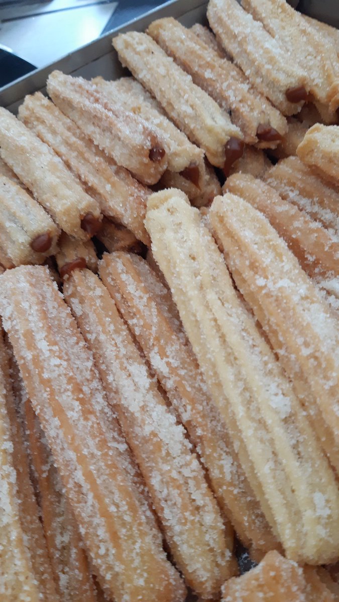 PreciosRosario2's tweet photo. Como siempre, todo excelente en #LaContinental (Sarmiento y Montevideo)
💰 $600 el kilo de #Facturas
💰 $210 #ChurrosRellenos (la docena)
💰 $1600 #Chajá (el de la foto es de 12 porciones GIGANTES)
Y muchas, muchas cosas ricas
#FotoTestigo 📸
#FacturasEnRosario https://t.co/zhNpcwMIRv
