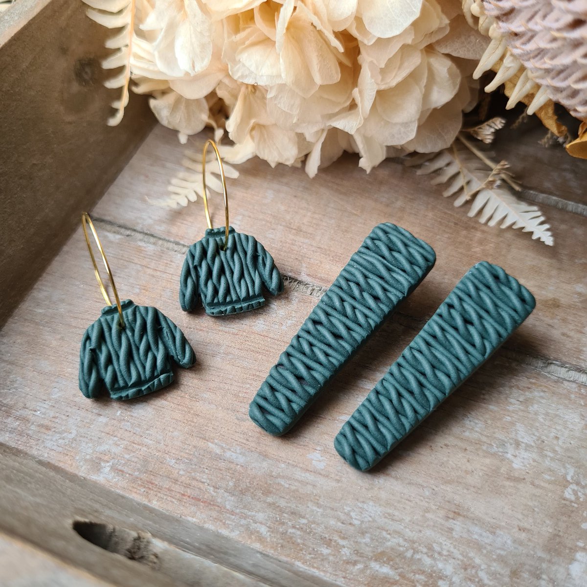 Forever_Chic__'s tweet photo. Mini Knit Collection Launches tonight at 7pm in my #etsyshop 

Such a variety of styles and designs in tonight restock, make sure you set a timer!

https://t.co/Go3ju9iAr2

#handmade #miniknit #ComingSoon #polymerclay #earrings #jewellery #Christmas #gift #giftideas #Autumnvibes https://t.co/oWkoDKLo5s