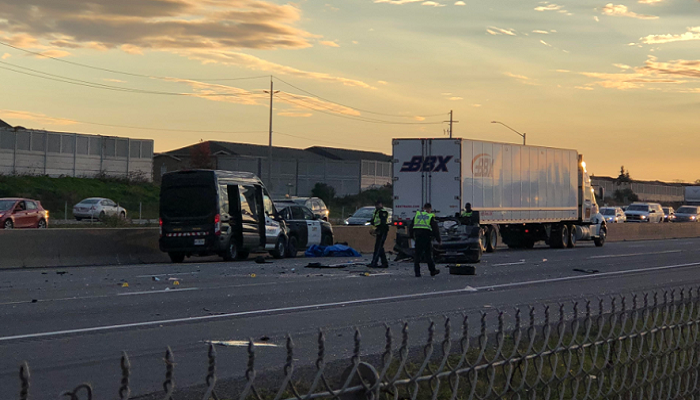 CHCHNews's tweet photo. ***UPDATE***
OPP Sgt. Kerry Schmidt says a young man has died after his vehicle crashed into the back of a transport truck on the Niagara-bound QEW shortly after 6 a.m. https://t.co/29zyndt7ZD