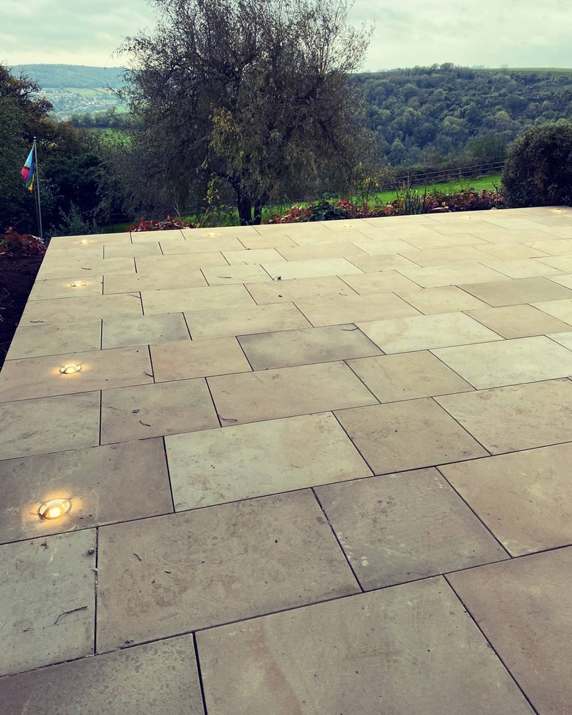 💡Nice little external lighting job, working alongside Joe Anning Stonemasonry🪨

Is there a finer view with <a href="/littlesolsbury/">Jenny Smart</a> in the background?

Customer supplied Aurora recessed fittings with Megaman lamps and the as standard Quinetic wireless switch … instagr.am/p/CVnJEcUshTa/