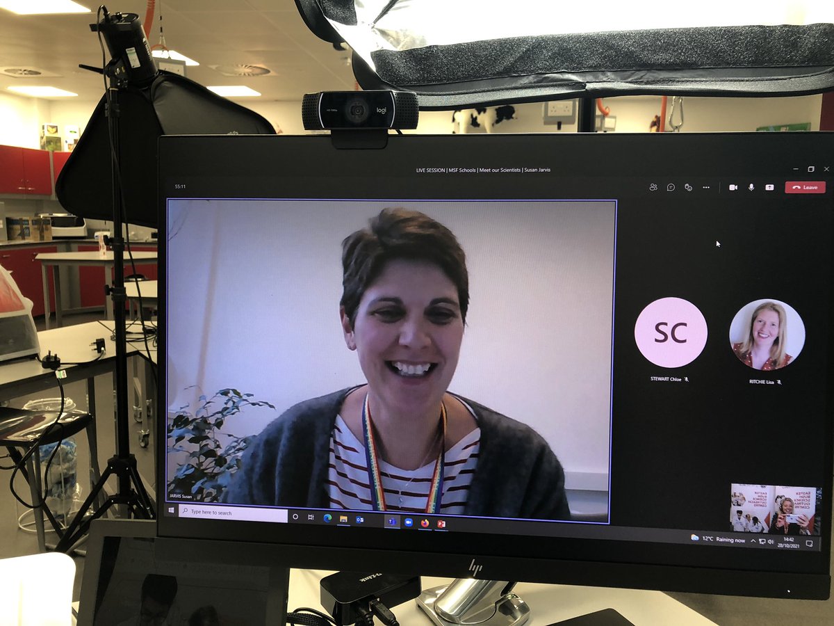 EBSOClab's tweet image. Thank you @LoanheadPS @LawfieldPS who joined us online today for &quot;Meet our Scientists&quot; @MidlothSciFest. Susan Jarvis from @GlobalAgEd told us all about her work in 🐕 🐄 🐟 🐬 🐖 animal behaviour answering the great questions from pupils 👍
#MSFSchools2021