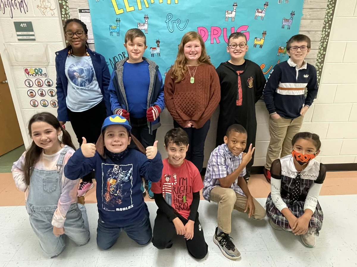 Knights are happy to showcase their favorite book character! #RedRibbonWeek2021 <a href="/NHE_HCS/">NHE_HCS</a>