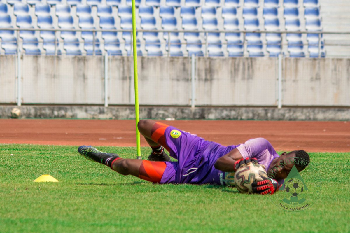 FoleMalembe's tweet photo. If you dont get the results you want, don't look down, get up, train harder and try again.
Our keepers in training, we had our last training session today before tomorrow's encounter against Kabwe Warriors at Levy Mwanawasa stadium.
#ForKab
#FoleMalembe https://t.co/eGfoaDZbTr