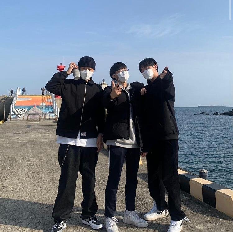 Bemo w/ Mentor Woogie and Mentor PH-1 😸👉

#LilBemo #김다현 #Woogie #PH1