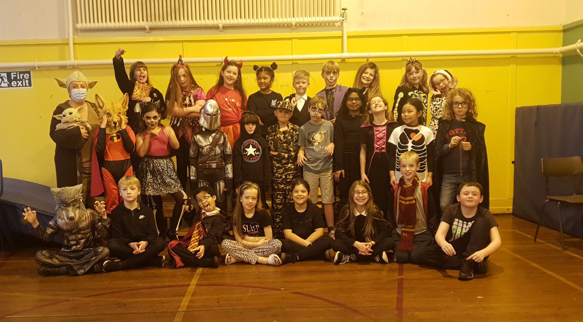 Happy October / Halloween from Room 16! 🎃 <a href="/SchoolBroomhill/">BroomhillSchool</a> #Halloween #dressup