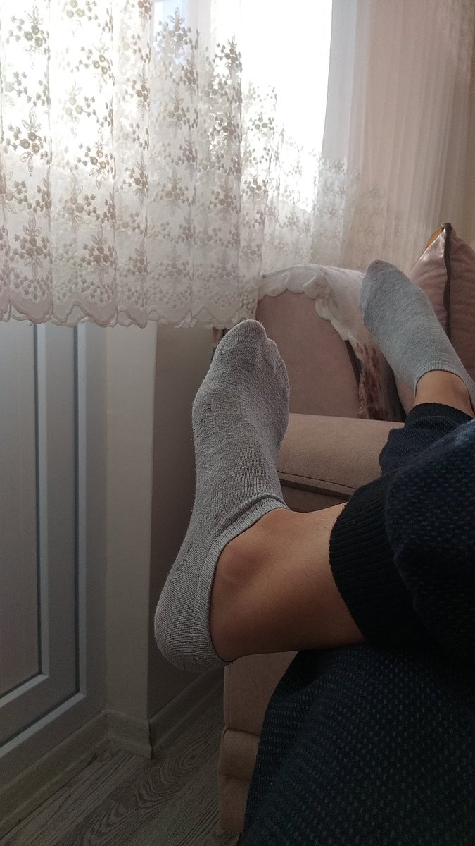 hirasvr32's tweet photo. Ayaklarımı temizleyecek kölelerim yazsınn finansall https://t.co/R2NFswLkvg