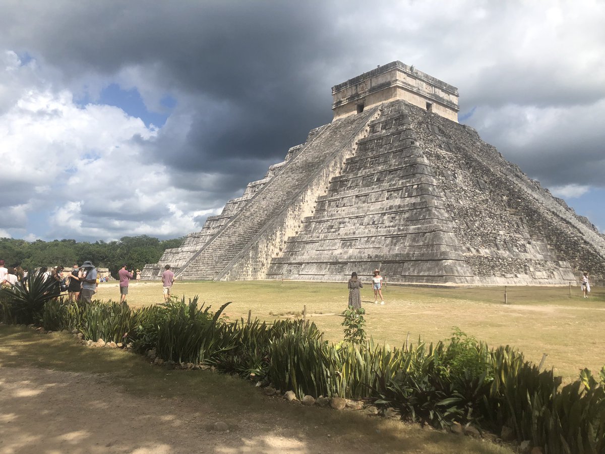 RabbitBlanc411's tweet photo. So far this place has been extremely beautiful! #Cancun #ChichenItza #Zenote #naturalbeauty #History https://t.co/VEffM6PZgR