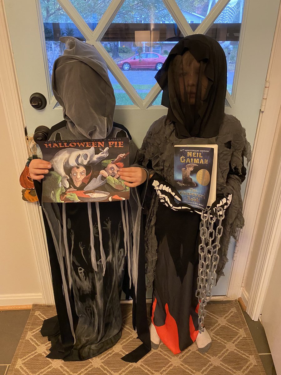 sarahsquire83's tweet photo. Ready for character day parade!! We have a banshee who appears in Halloween Pie and the personification of death (I.e. grim reaper) from The Graveyard Book! @MsLieu_BTES @BeechTreeFirst @BeechTreeElem https://t.co/NGw2p2XDe0