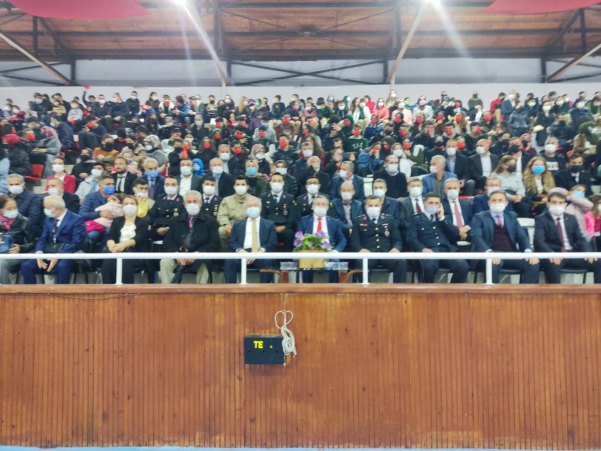 GKaymakaml's tweet photo. 📌 Cumhuriyetin 98. Yıldönümü münasebetiyle İlçemizde 29 Ekim Cumhuriyet Bayramı törenlerle kutlandı. Kutlamalara ilçemiz Kaymakamı Sayın Muhammet İKİS  ve daire amirleri katıldı. Programda saygı duruşu ve istiklal marşı okunmasıyla başladı ardından etkinlik gösterileri yapıldı. https://t.co/aWdMjW1yjh