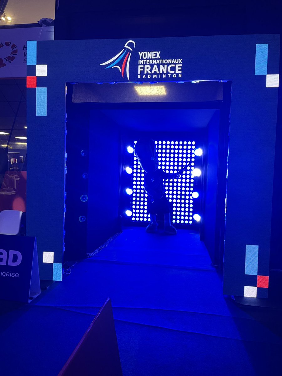 pafveillet's tweet photo. Mais qui est cette star qui entre sur le floor des #YonexIFB https://t.co/hrnLwHBh5D