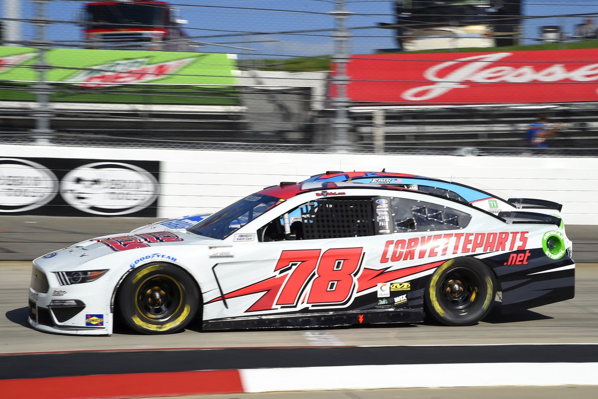 teamlivefast's tweet photo. We've debuted some sharp-looking @KeenParts paint schemes this season and will be adding to the list this weekend with the #HalloKeen car! π₯
#FlashbackFriday | #LiveFastFriday https://t.co/kvyhY8aNgN