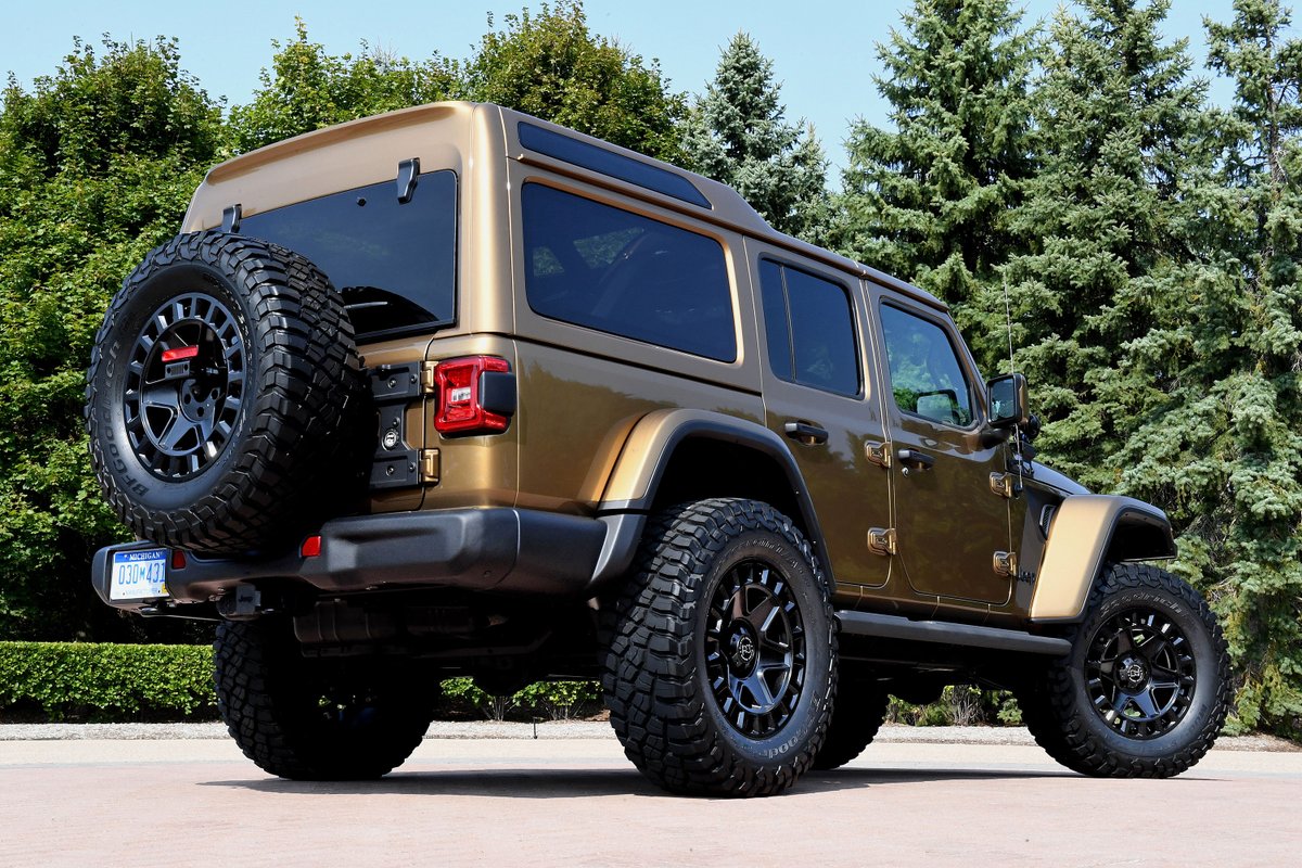 SpeedSportLife's tweet photo. The Jeep Overlook Concept for SEMA is badass. https://t.co/w6AWwC5Xtt