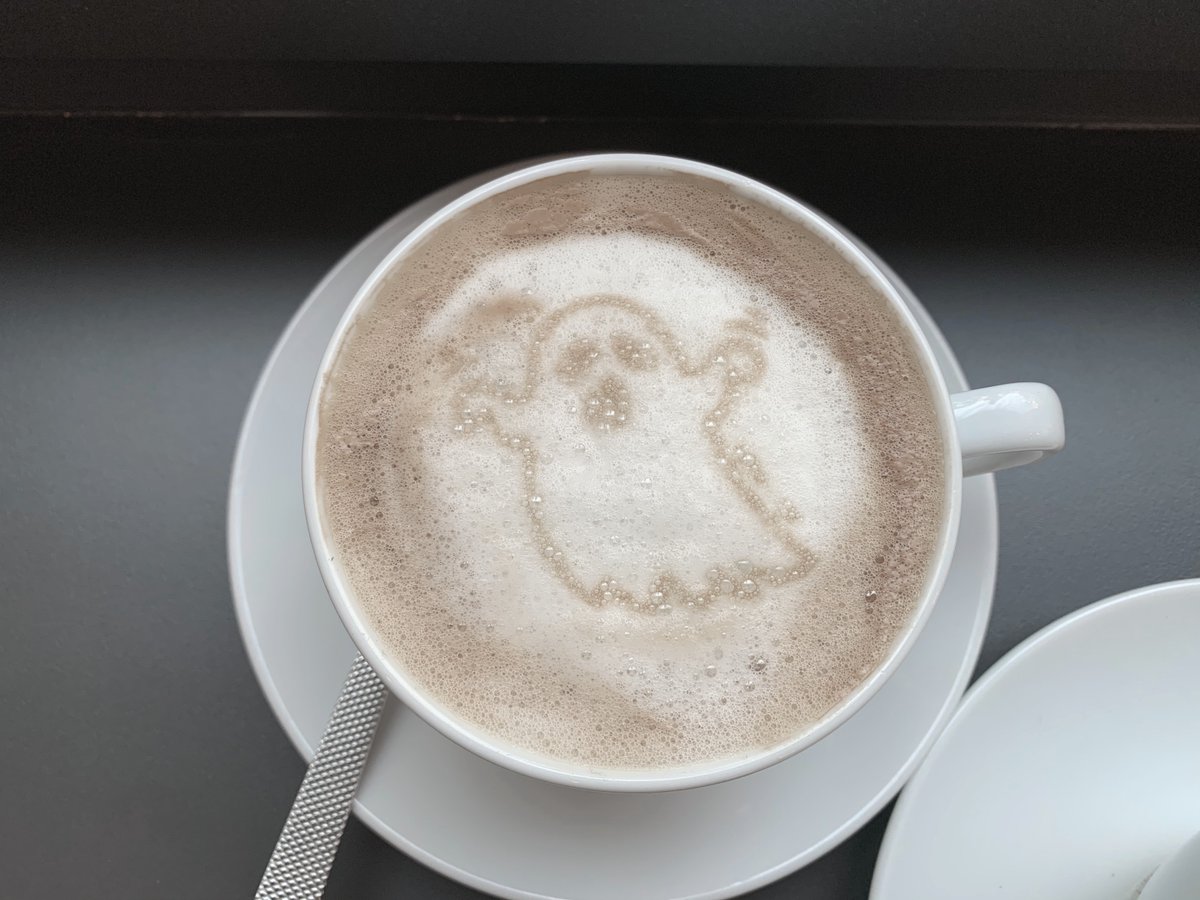 buuuh! Team #heliotron wünscht euch ein schönes Wochenende!
#heliotron #flexilight #kerzen #gastro #gastronomie