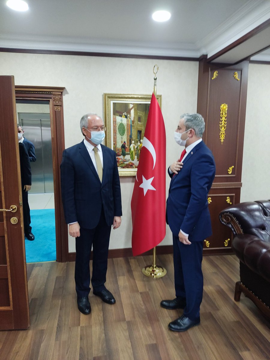 GKaymakaml's tweet photo. 📌 Cumhuriyetin 98. Yıldönümü münasebetiyle İlçemizde 29 Ekim Cumhuriyet Bayramı törenlerle kutlandı. Kutlamalara ilçemiz Kaymakamı Sayın Muhammet İKİS  ve daire amirleri katıldı. Programda saygı duruşu ve istiklal marşı okunmasıyla başladı ardından etkinlik gösterileri yapıldı. https://t.co/aWdMjW1yjh