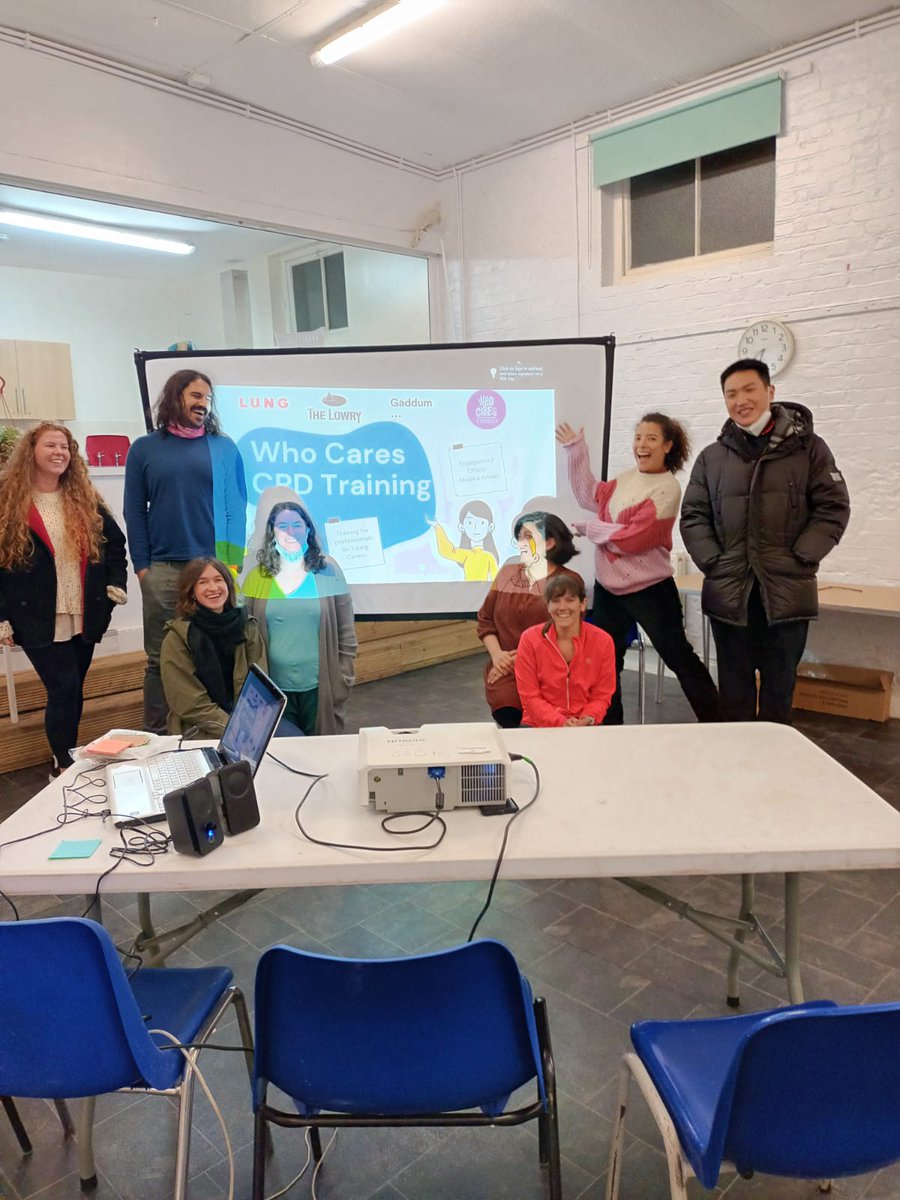 LungTheatre's tweet photo. We're still buzzing from the STRONG VIBES from @OmnibusTheatre yesterday on #WhoCaresTour. A fantastic CPD session, followed by a blistering Q&amp;A with @PavlosChris from @boundlessabound. Thanks to all for coming. Looking forward to seeing our friends at @ThePlaceBedford tonight. https://t.co/bcImvDjmJj