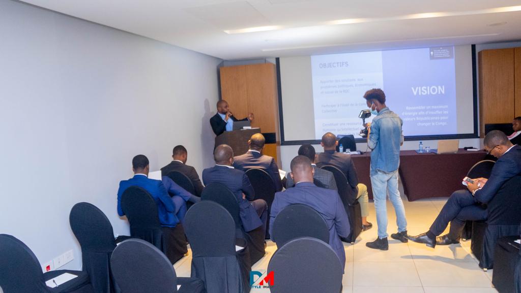 ESSORDC's tweet photo. 1/12 QUI SOMMES-NOUS ? 

ESSOR est une association sans but lucratif créé à l'origine par des cadres intellectuels du pays  qui, après avoir scruté l'environnement politique,  économique et sociale du pays ( RDC) ont décidé de se mettre ensemble pour proposer une offre https://t.co/QAy8Ir0NSy