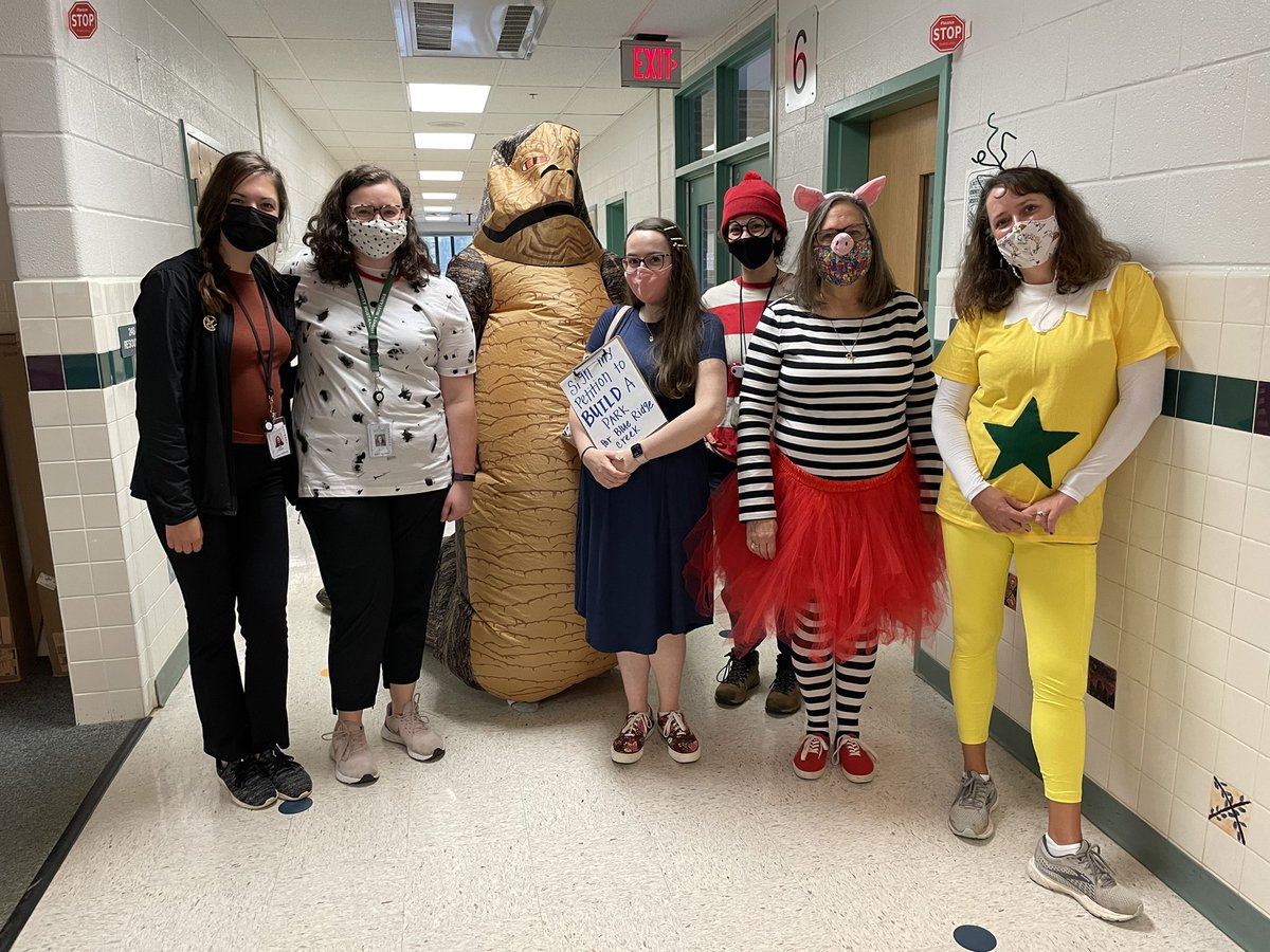HWES_MrsEpps's tweet photo. @HuntersWoodsES it’s favorite book character day #OliviathePig #101dalmations #Waldo #AdaTwist #Sneetch #Katniss #BobaFett #ProfMcGonagall #adminrules as if you couldn’t tell #OliviameetsMinnie @FCPSRegion1 https://t.co/9nQxOcn1VC