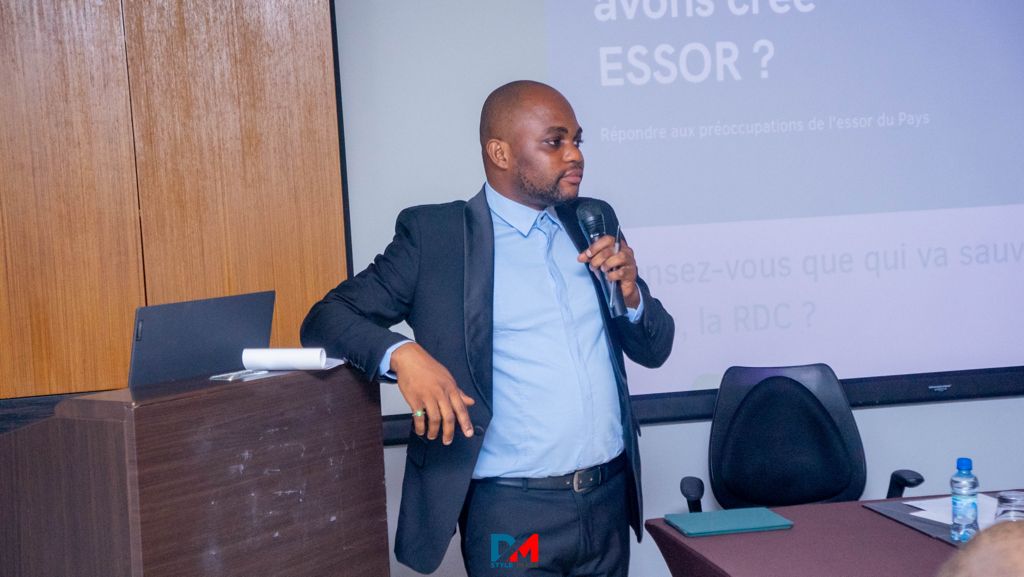 ESSORDC's tweet photo. 11/12 Plusieurs actions dans le secteur de l'entrepreneuriat par un accompagnement rapproché afin d'apporter des solutions techniques ( Gestion des entreprises) financière ( recherche des capitaux,  levée des fonds)  et d'insertion dans le marché ( mise en relation aux clients ). https://t.co/UlmXXy8WvA