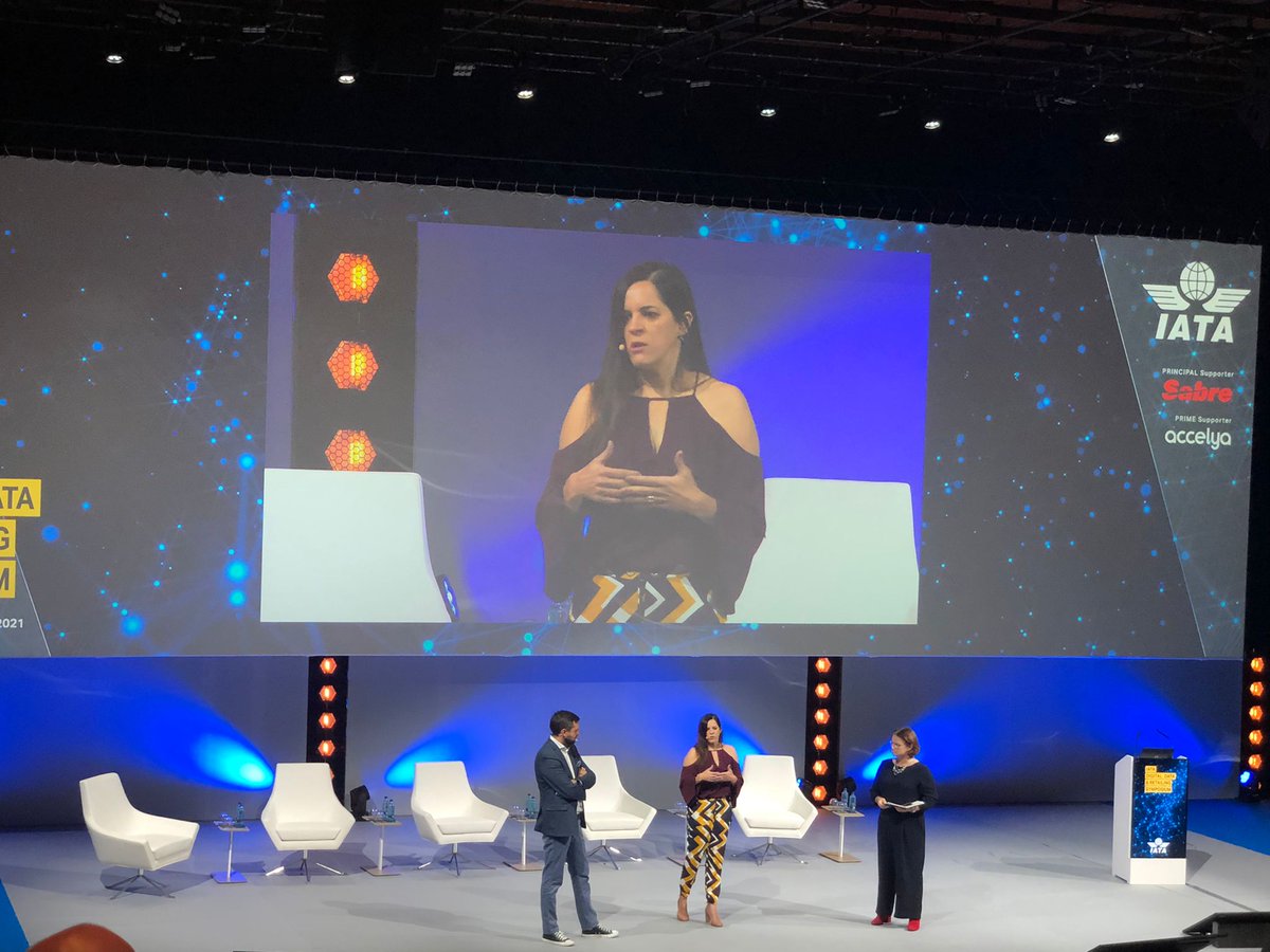 From this year's IATA symposium @LATAM Airlines Chief Information and Digital Officer Juliana Rios discussing #diversity in the workplace. She explained that diversity means having the empathy to respect different views and encourage people to bring different perspectives. 🌈