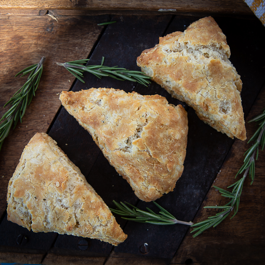 thedoubleshot's tweet photo. Not the same old coffee and donuts: Savory Rosemary Garlic Scones and Suku Batak coffee from Sumatra. Through the weekend!
#thedoubleshot #tulsacoffee #tulsacoffeeshop #nottheworstcoffeeinflyovercountry #tulsabakery #tulsabreakfast #downtowntulsa https://t.co/dRAXTFk4nK