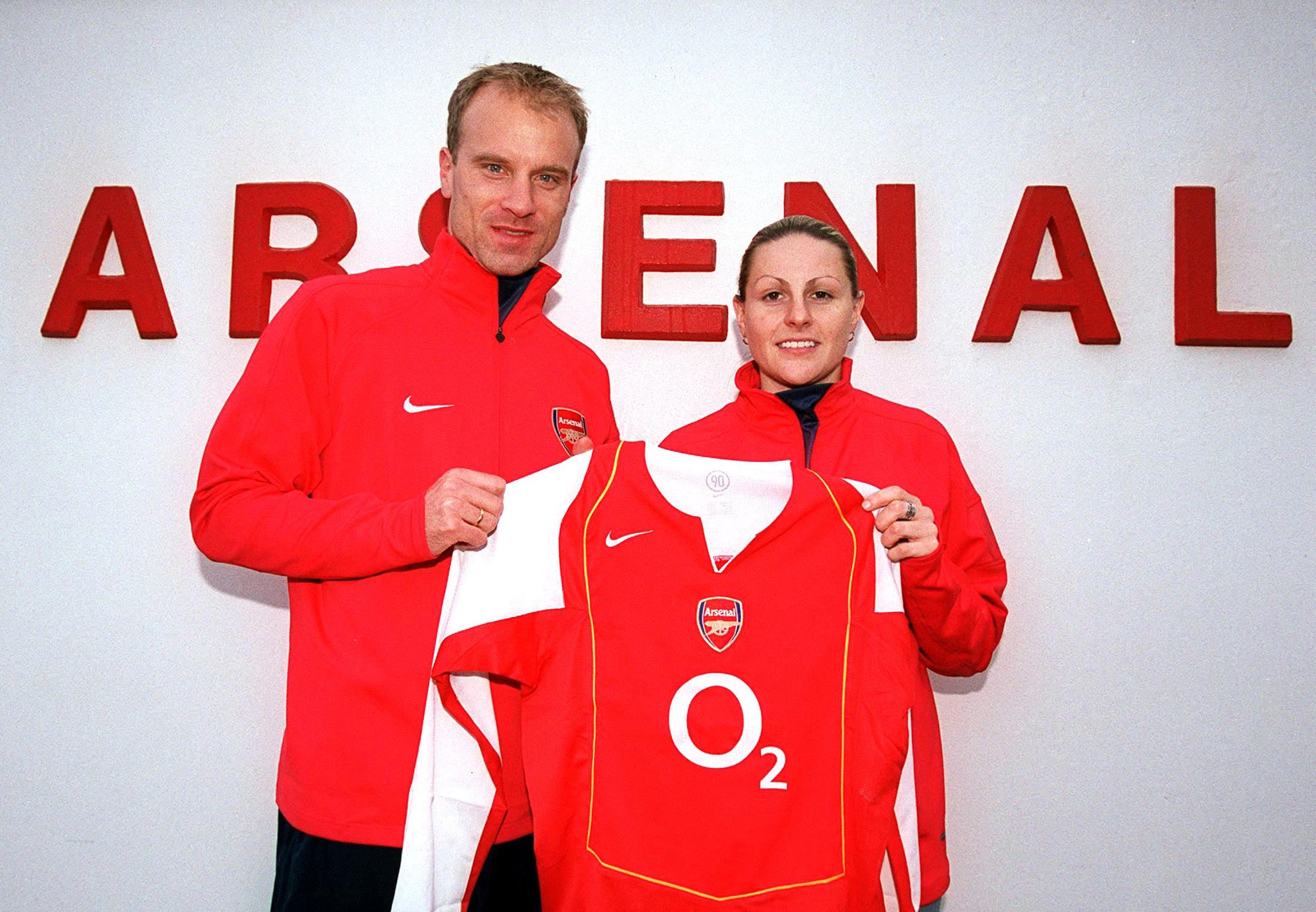 One shirt, two legends Happy Birthday Kelly Smith, one of Arsenal and England s greatest ever 