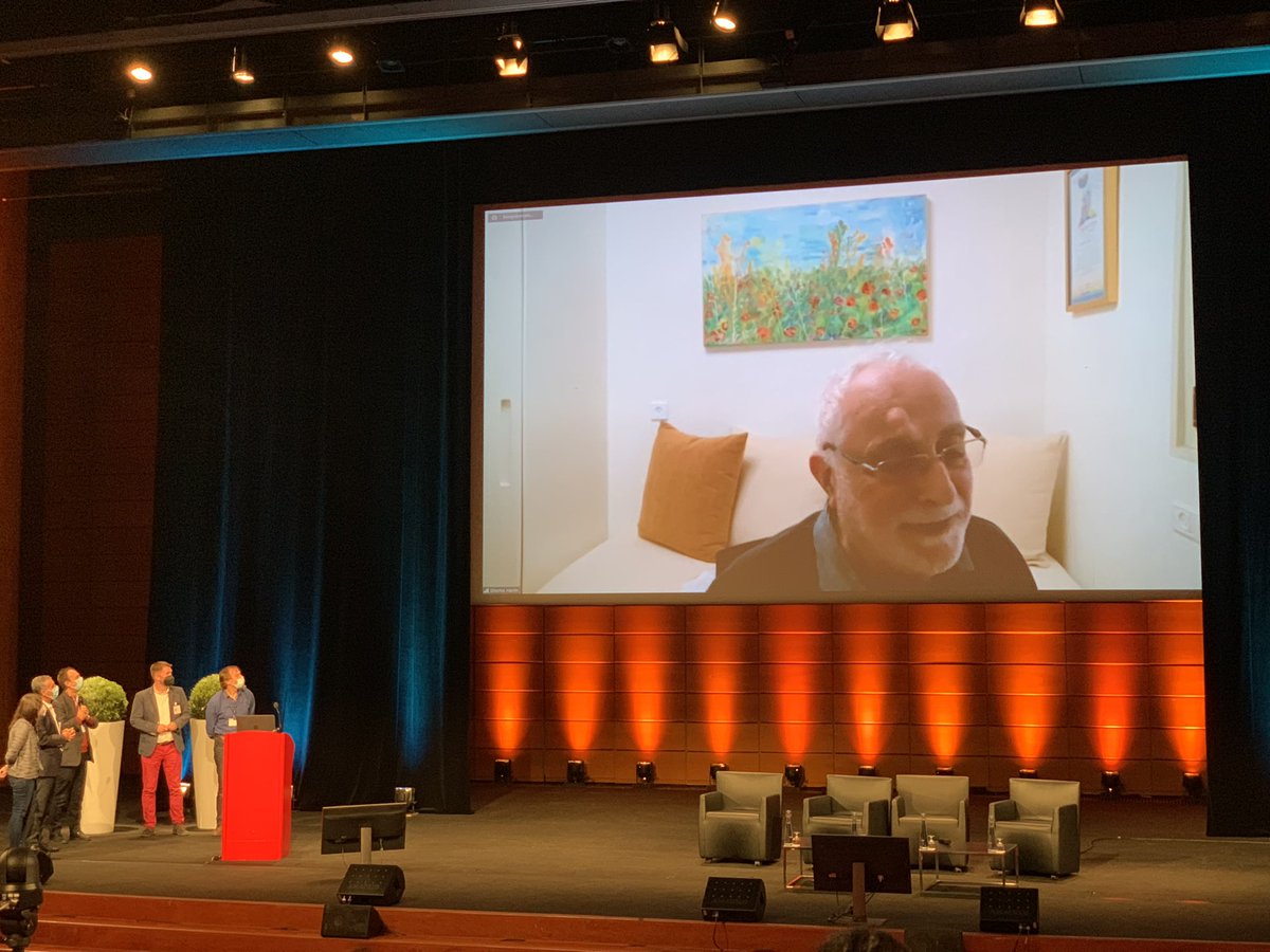 cgershen's tweet image. #ccs2021 awards session!
2020 Awards: service @alainbarrat. Senior researcher @jffmendes 👏👏👏. 2021 senior award: Shlomo Havlin