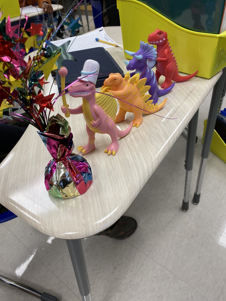 A birthday in Mrs. Chas’ room calls for a Dinosaur parade!!!! 🦕 🦖 <a href="/LorewoodElem/">Lorewood Grove Elementary</a> <a href="/kariredd/">Kari Redding</a> <a href="/Srujodie/">Jodie Klein</a> <a href="/leepenteach/">Ricky Penland</a> <a href="/amy_chas/">Amy Chas</a> <a href="/MelisaStilwell/">Melisa Stilwell</a>