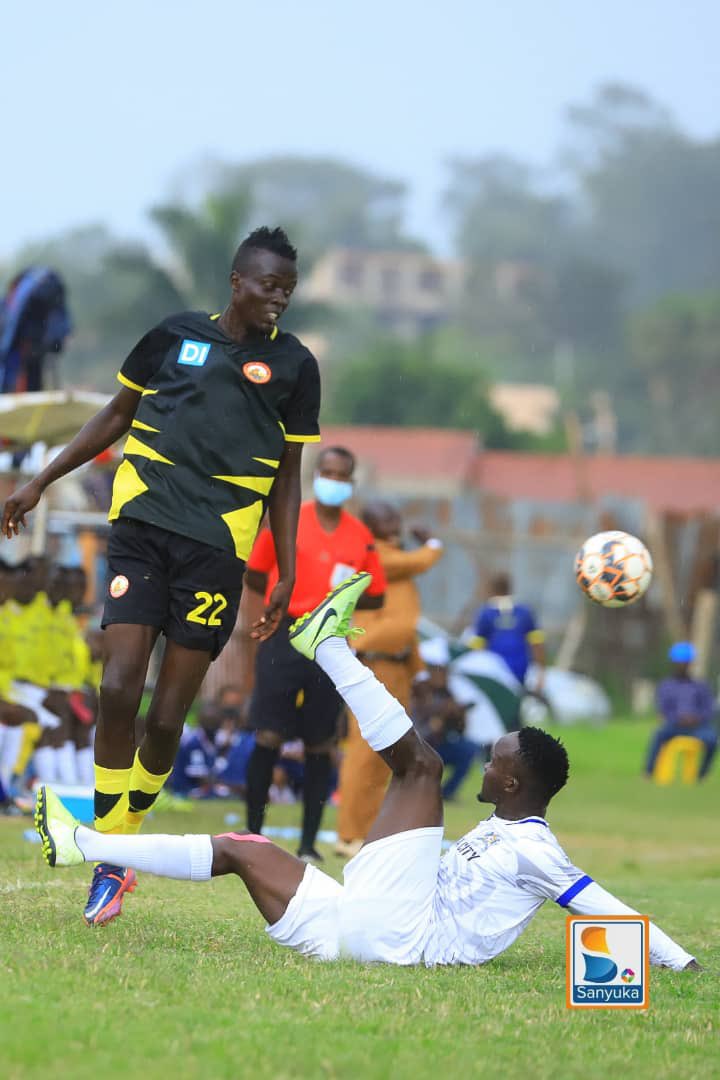 sanyukatv's tweet photo. #MBRAAHSC | 2-0 | 55’ | Possession football for Arua Hill at the moment, but the away side do appear to be missing that final piece in the final third as Mbarara City comfortably deal with the pressure.

#StarTimesUPL | #HomeOfSports https://t.co/aph19kSgPD