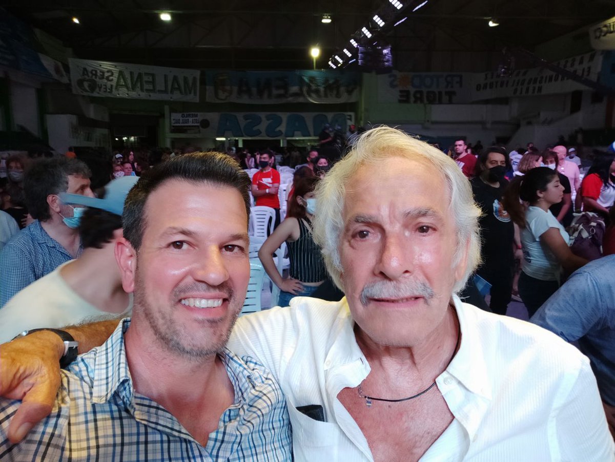 FrSciaini's tweet photo. ➡️Ayer participé del #PlenarioPBA en #Merlo.

Comparto una de las frases de @SergioMassa: “Construimos este espacio, diverso donde no todos pensamos igual, sobre la idea de que en la unidad y en la diversidad podíamos enseñar y consolidar una Argentina con inclusión”. https://t.co/T9fcR1req4