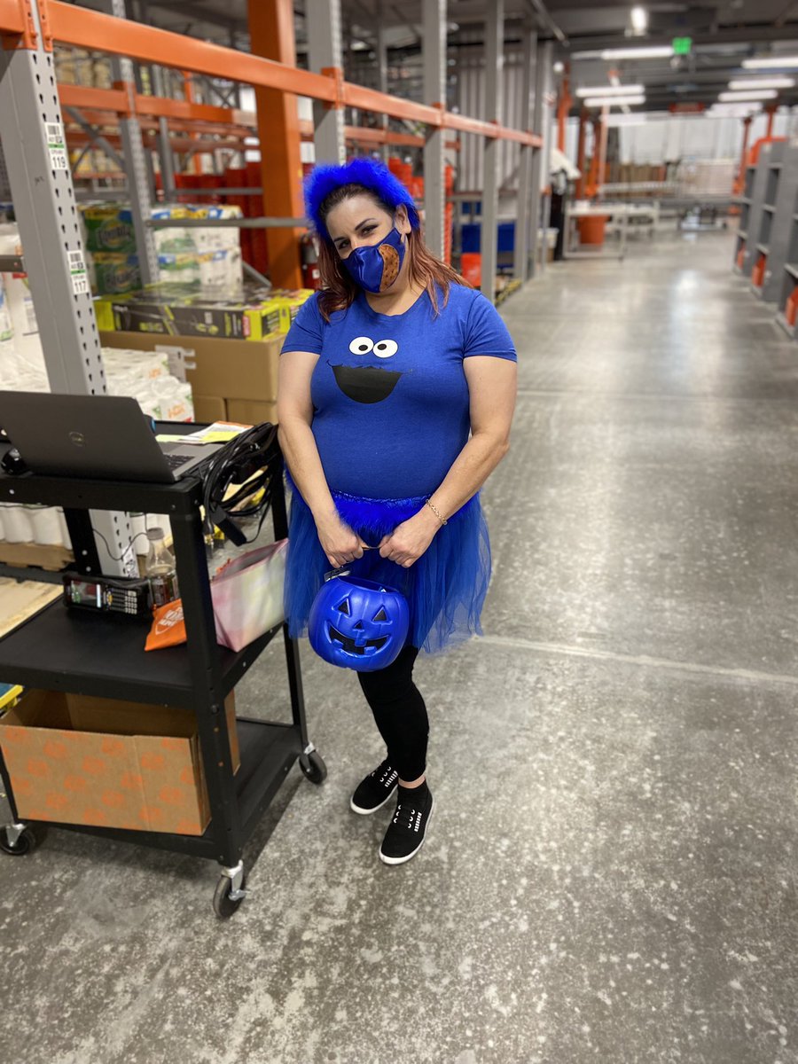 Our very own ICQA Cookie Monster handing out treats to the team. <a href="/mynx75/">Tina Kahanek</a> <a href="/RafaVelaydez/">Rafa</a> <a href="/Chad741/">Chad_D1974</a> <a href="/5855DFCMDO/">DFC/MDO 5855</a>