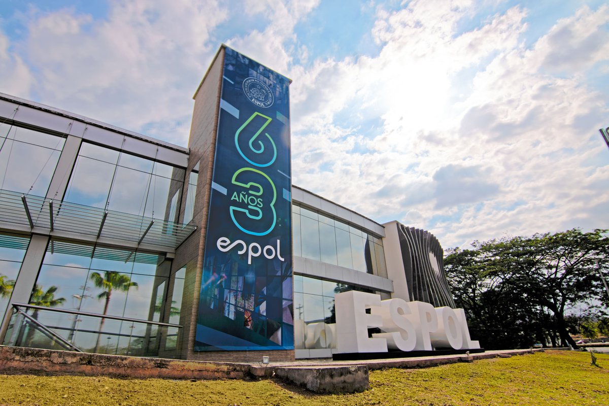 espol's tweet image. Hoy, en nuestro aniversario, rendimos homenaje a la gran familia politécnica que, con su compromiso y dedicación, ha hecho posible que miles de jóvenes del país accedan a educación de calidad internacional. ¡Gracias a ustedes, #ESPOLTransformaVidas!  
#ESPOL63