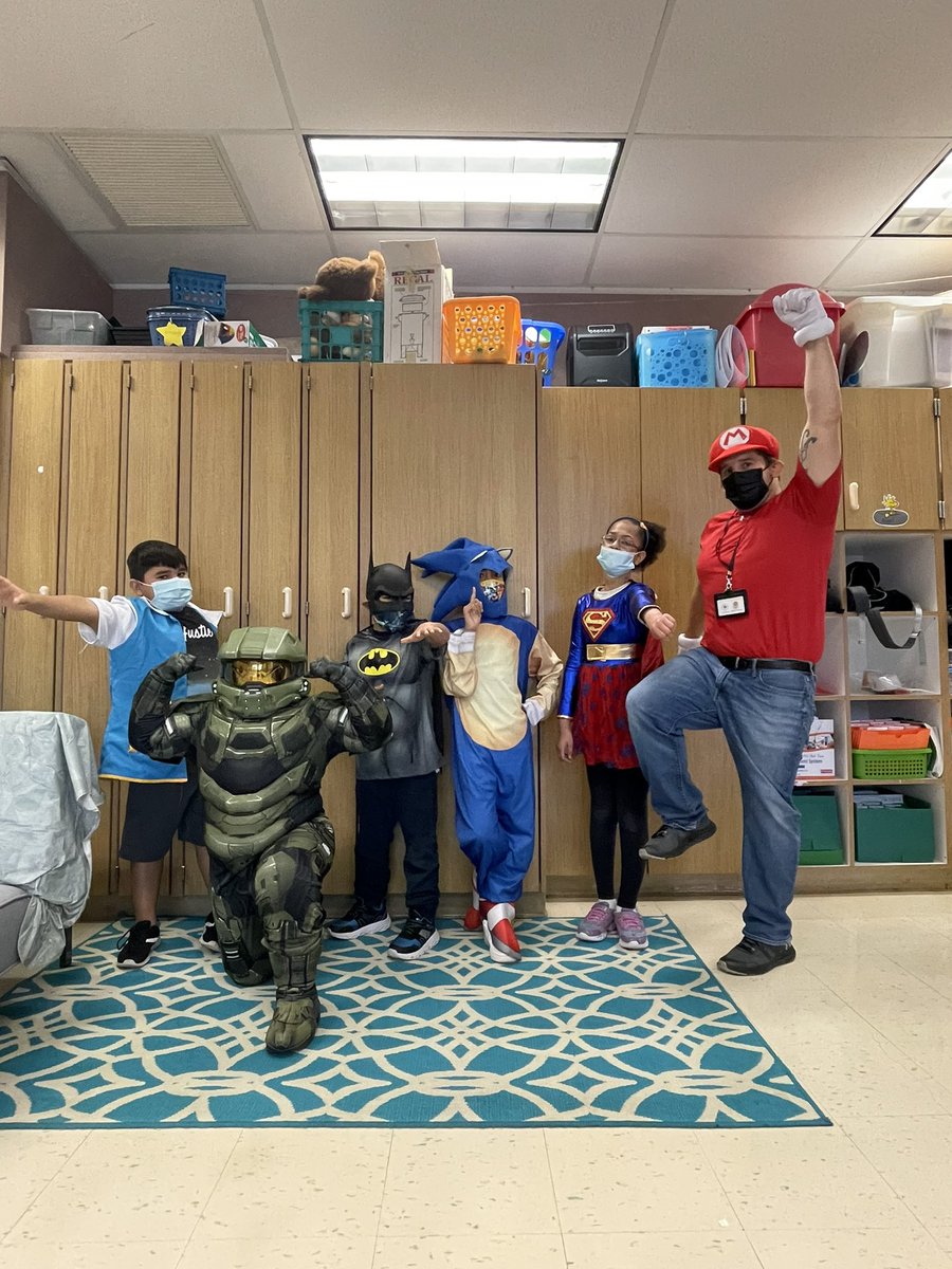 The enthusiasm of these amazing students is so contagious! I don’t know about anyone else, but I needed today!!! Thanks to my sister <a href="/flanagan_meghan/">Meghan Malik</a> for making sure no one was without a costume!!! ❤️ <a href="/MsFrevertVDV/">Lindsay Frevert</a> <a href="/VDVpal/">Rob Reavey</a>