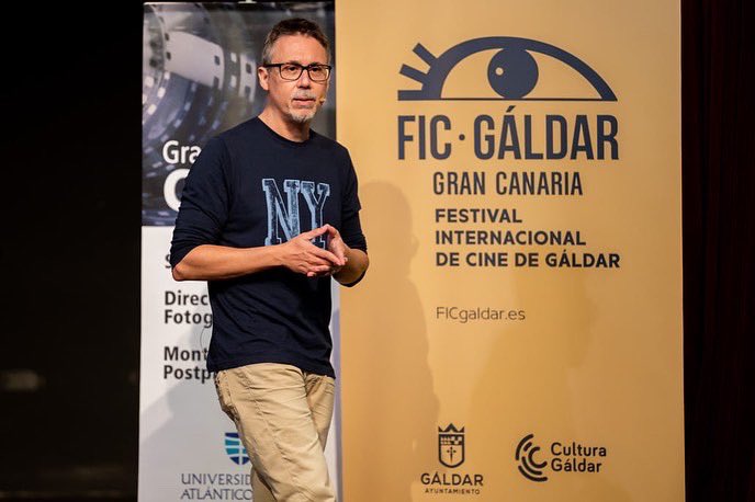 atlanticomedio's tweet photo. EVENTOS

🗣 Elio Quiroga, director de #cine y profesor de nuestra #FacultadComunicación, impartió el seminario “Directores y Guionistas, condenados a entenderse” en el @fic_galdar. 🎬 Evento en el participaron también nuestros alumnos del #GradoCine 🙌.

📸 @FinisherKane https://t.co/uAoSzneIKH