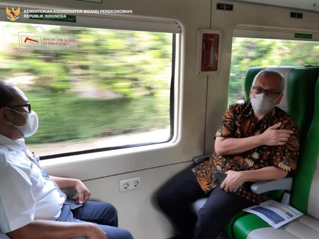PerekonomianRI's tweet photo. #BeritaEkon
Hai #SahabatEkon
Pemerintah dorong proyek strategis nasional guna mempercepat pemulihan ekonomi nasional.
Yuk, kita simak selengkapnya di:
https://t.co/ZxYyx18Lsg
#PSN #KPPIP
#UntukEkonomiIndonesia https://t.co/Be4GoaDl1h