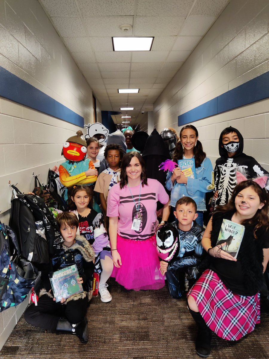 Storybook character day!!! #redribbbonweek2021 <a href="/HumbleISD_PFE/">Pine Forest Elem</a> @pfecounselor