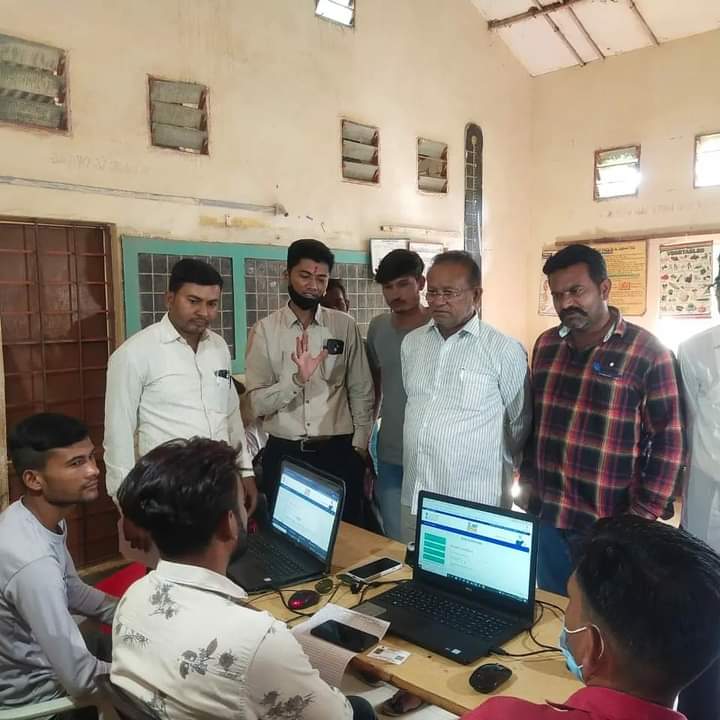 MLAKARYALAYDHRA's tweet photo. પ્રજા ની લાગણી-માંગણી અપેક્ષા પૂર્ણ કરવા પ્રજાજનો ને તાત્કાલિક સ્થળ ઉપર સેવા મળી રહે તે માટે સરકાર શ્રી દ્વારા સેવા સેતુ કાર્યક્રમ ના સાતમા તબક્કા નો આજે  ધ્રાંગધ્રા તાલુકાના નવલગઢ ગામે માન.ધારાસભ્યશ્રી પરસોત્તમભાઈ સાબરીયા સાહેબ ની હાજરી માં શુભ શરૂઆત કરવામાં આવી. 1/1 https://t.co/gsb2qOC6ZA