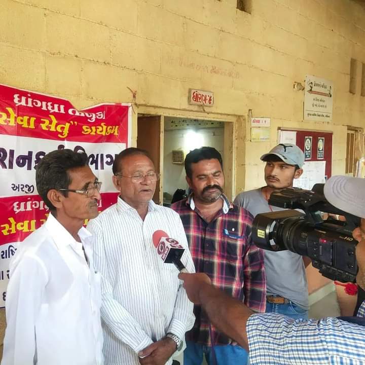 MLAKARYALAYDHRA's tweet photo. પ્રજા ની લાગણી-માંગણી અપેક્ષા પૂર્ણ કરવા પ્રજાજનો ને તાત્કાલિક સ્થળ ઉપર સેવા મળી રહે તે માટે સરકાર શ્રી દ્વારા સેવા સેતુ કાર્યક્રમ ના સાતમા તબક્કા નો આજે  ધ્રાંગધ્રા તાલુકાના નવલગઢ ગામે માન.ધારાસભ્યશ્રી પરસોત્તમભાઈ સાબરીયા સાહેબ ની હાજરી માં શુભ શરૂઆત કરવામાં આવી. 1/1 https://t.co/gsb2qOC6ZA
