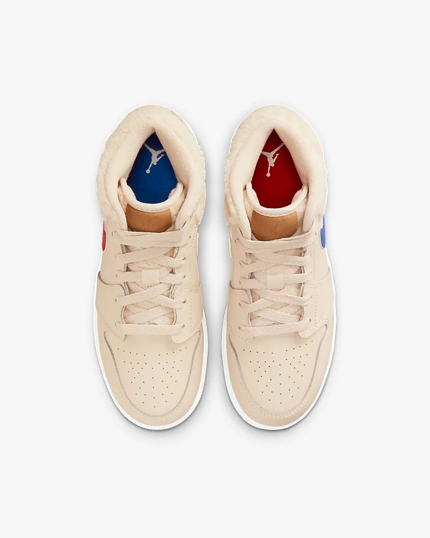 KicksFinder's tweet image. Ad: REMINDER! Releasing at 10 AM EST via Nike US
Kids Air Jordan 1 Mid "Fleece"
FREE shipping and returns 

GS
&amp;gt;&amp;gt; bit.ly/3pNxMfh

PS
&amp;gt;&amp;gt; bit.ly/3nCjsnt

TD
&amp;gt;&amp;gt; bit.ly/3vSfaMe