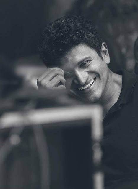 mahesh__mania's tweet image. RIP @PuneethRajkumar sir! 
Deepest Condolences To His Family Members &amp;amp; Fans 💔🥺

#RIPPuneethRajkumar #PuneethRajkumar #RIPPOWER