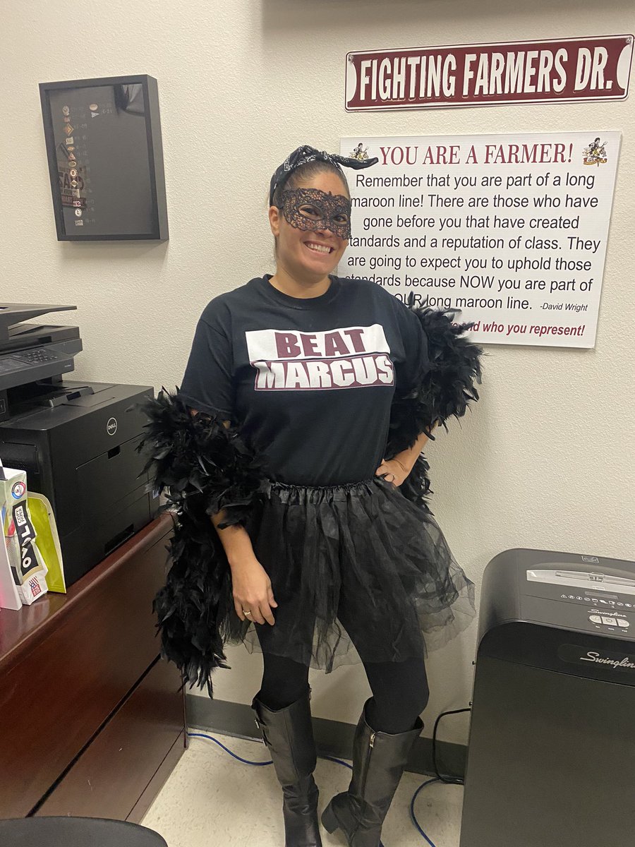 EsthayMichelle's tweet photo. I understood the assignment!!!! @lewisvillestuco @LewisvilleHS #LHSspiritday #BOTA https://t.co/YUbPUbkwaN