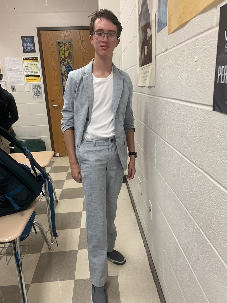 MrsBrewer1's tweet photo. Can I tell you how much #hixsonhistorians are here for 80s day?!? I ❤️ it!  
@hixsonmiddleTN https://t.co/lJgW9G7gdu