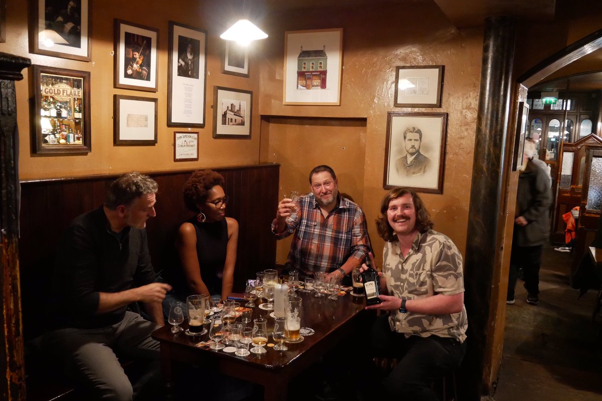 Last night we delved into the history of Slane Castle & distillery accompanied by a deconstructed tasting of Slane Irish Whiskey hosted by Founder Alex Conyngham & Brand Ambassador Micheál O’Flaherty

#Sligowhiskeysociety
#Thomasconnollysligo
#Slanerocks
#Irishwhiskey360