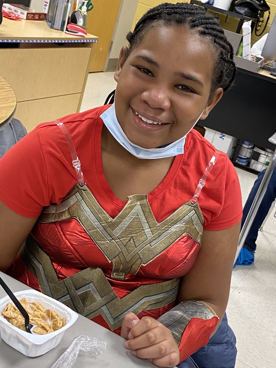 WestlawnTCS's tweet photo. What is your superpower? At WMS our superpower is saying no to drugs and yes to an awesome future!
#RedRibbonWeek2021 #FalconsStrong #RiseUp #MiddleSchoolMatters @TCSBoardofEd @alabama_amle https://t.co/tI84V1fc58